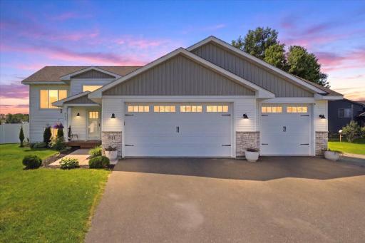 811 Brady Lane, New Richmond, WI 54017