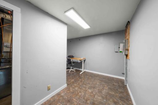 Basement Flex room in basement for home office or hobby room