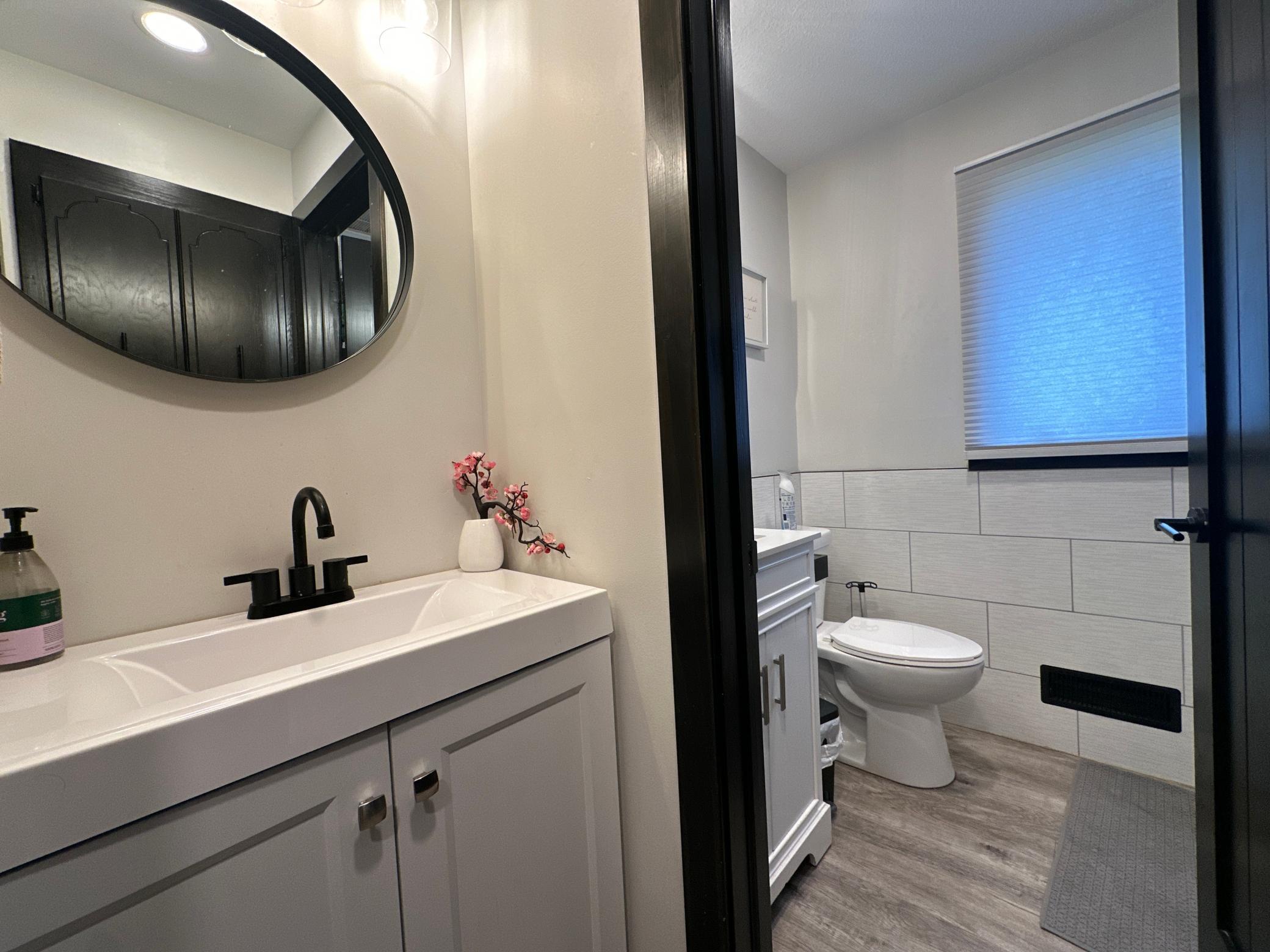 Main Floor Bath.JPG