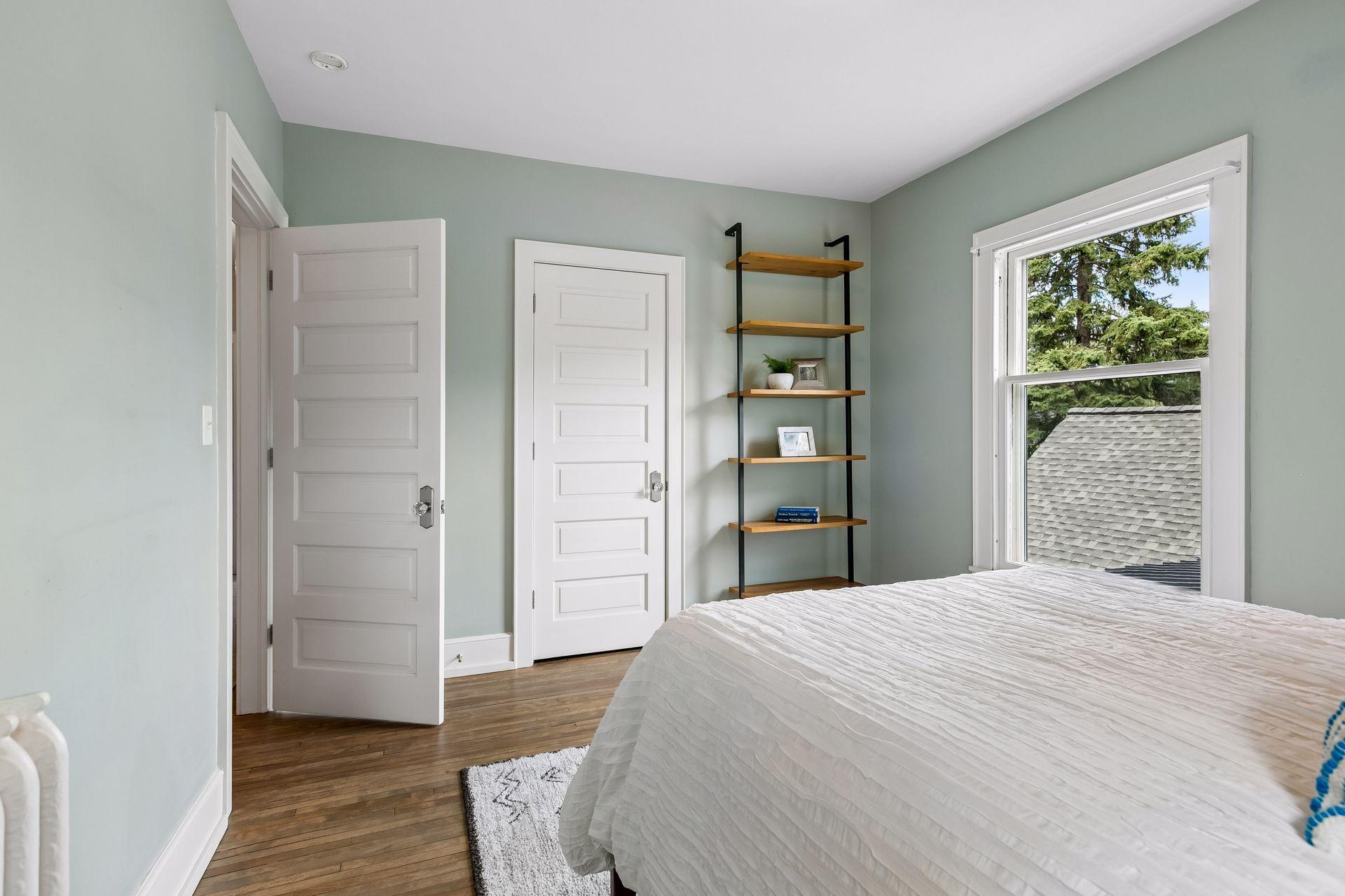 2nd bedroom