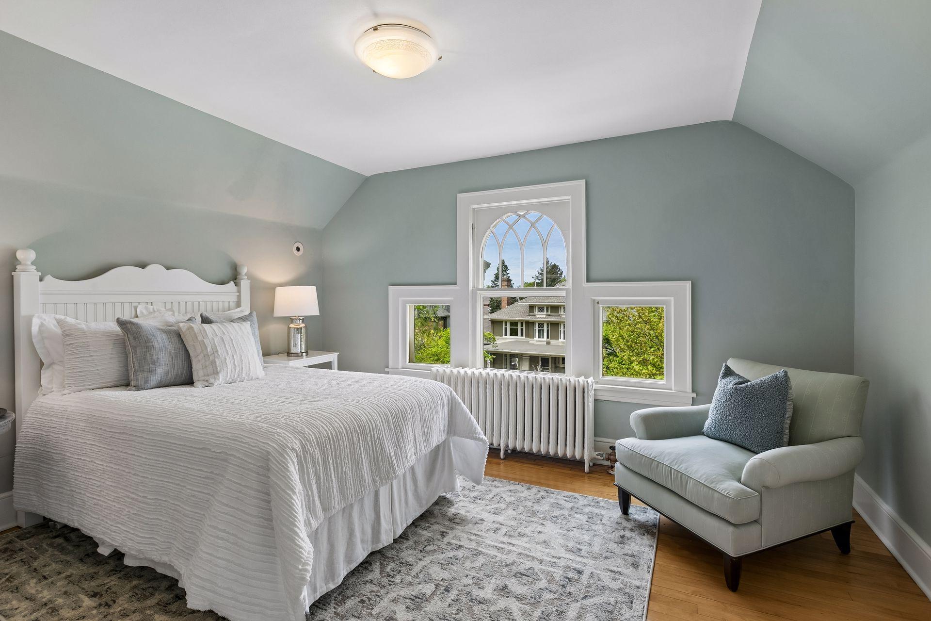 Darling 5th bedroom!