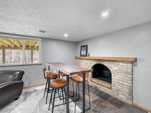 21 - Family Room.jpg