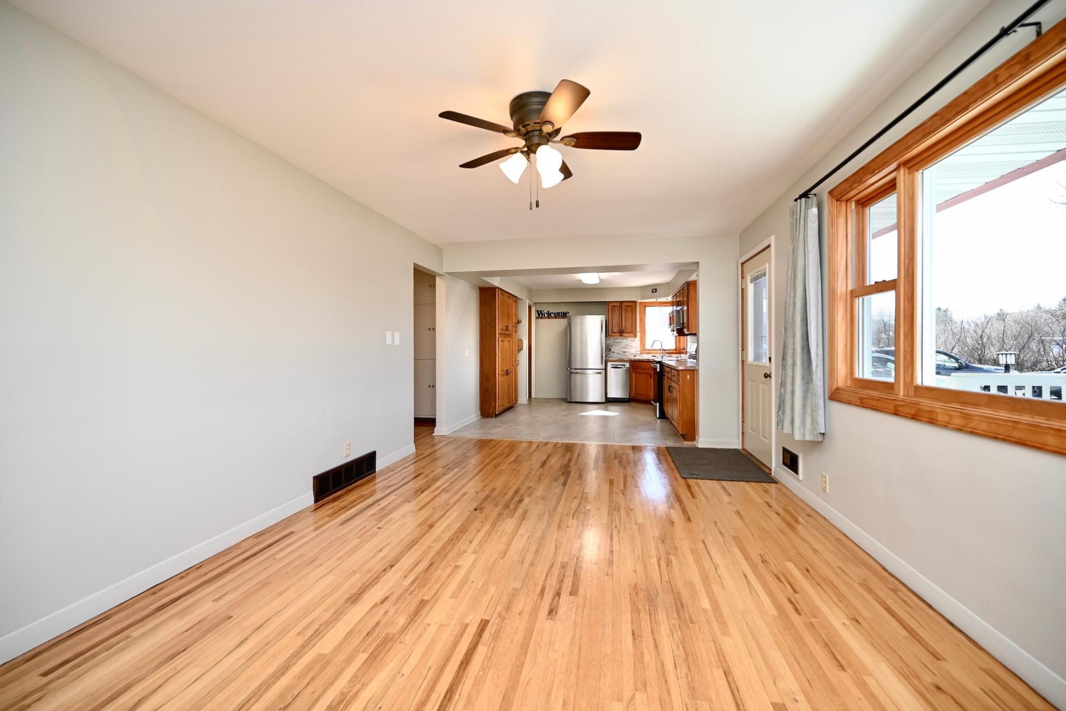 5 Living Room II.jpg