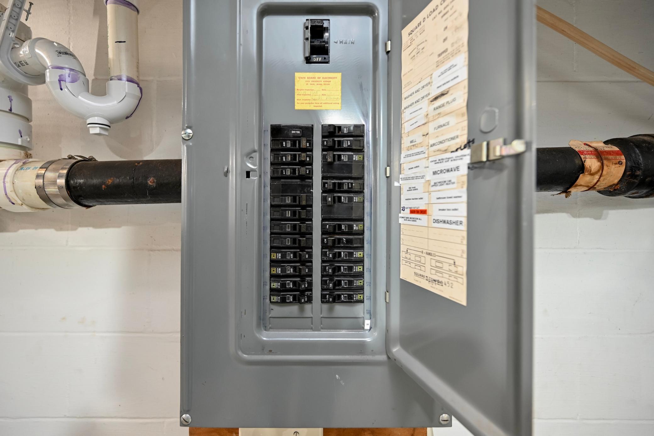 19 Electrical Panel.jpg