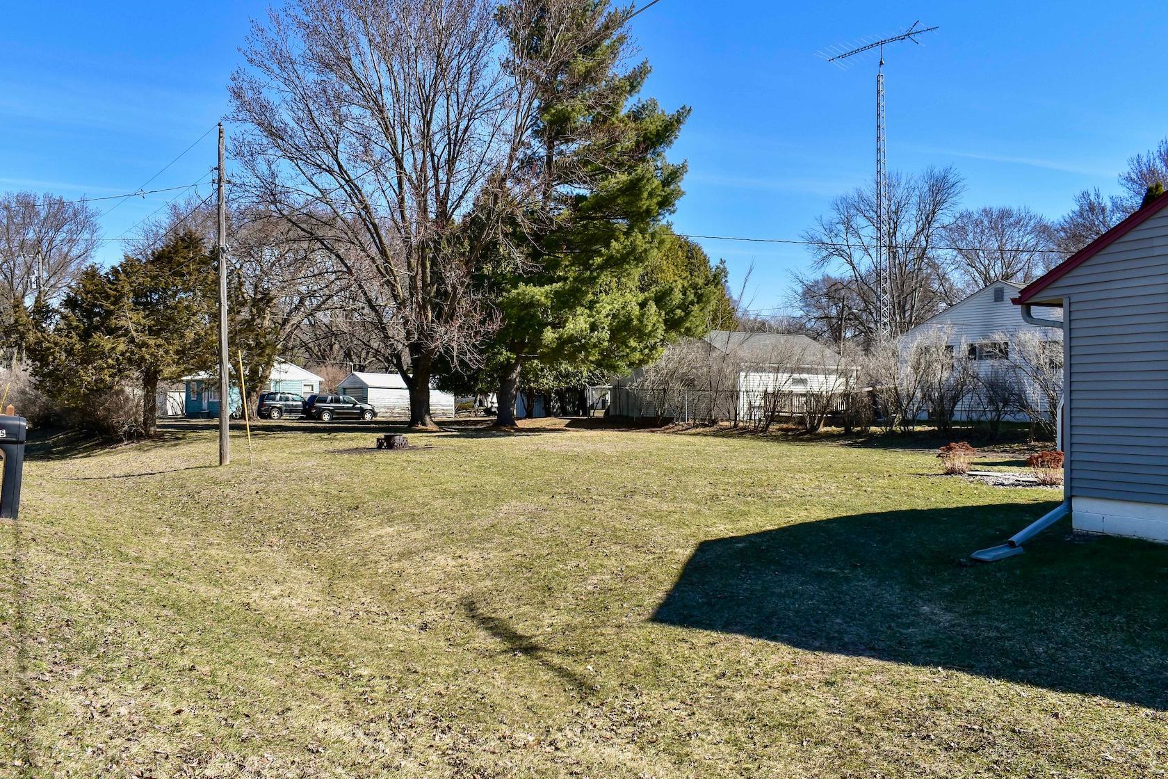 22 Back Yard.jpg