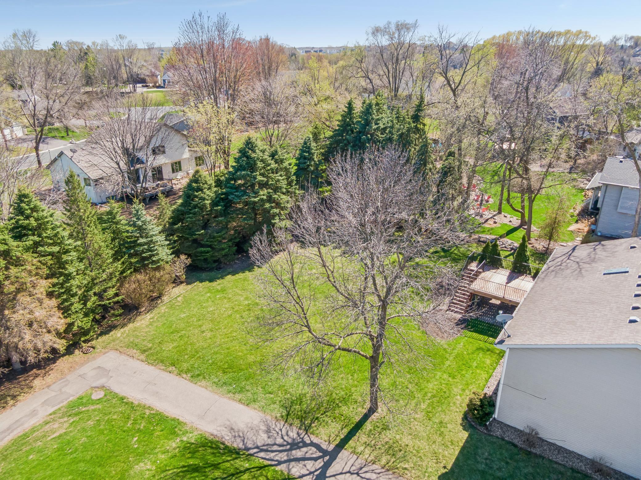 Aerial view of yard and privacy.