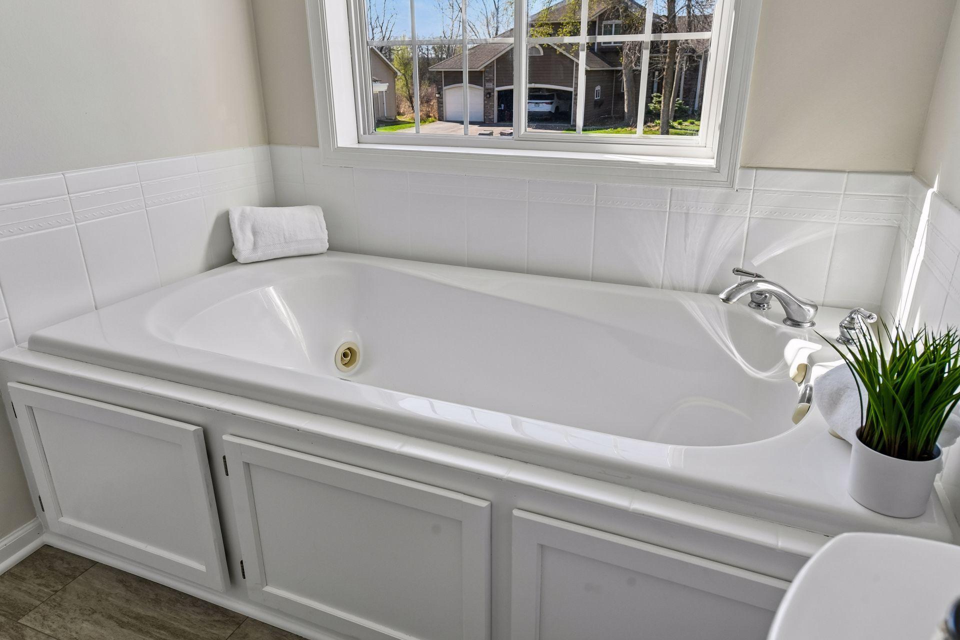 Whirlpool tub to relax and pamper yourself or littleones after a long day