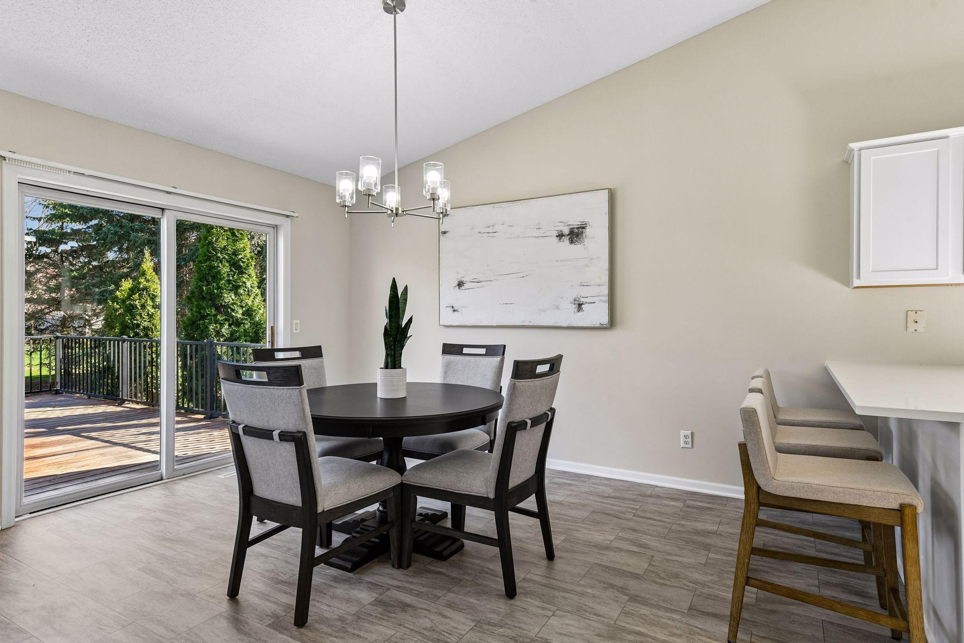 Time for dinner in this 13x11.5 space to accommodate many size tables with bonus countertop seating.