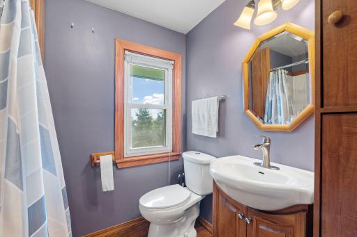 71-web-or-mls-1780 180th St-71.jpg