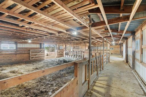 30-web-or-mls-1780 180th St-30.jpg