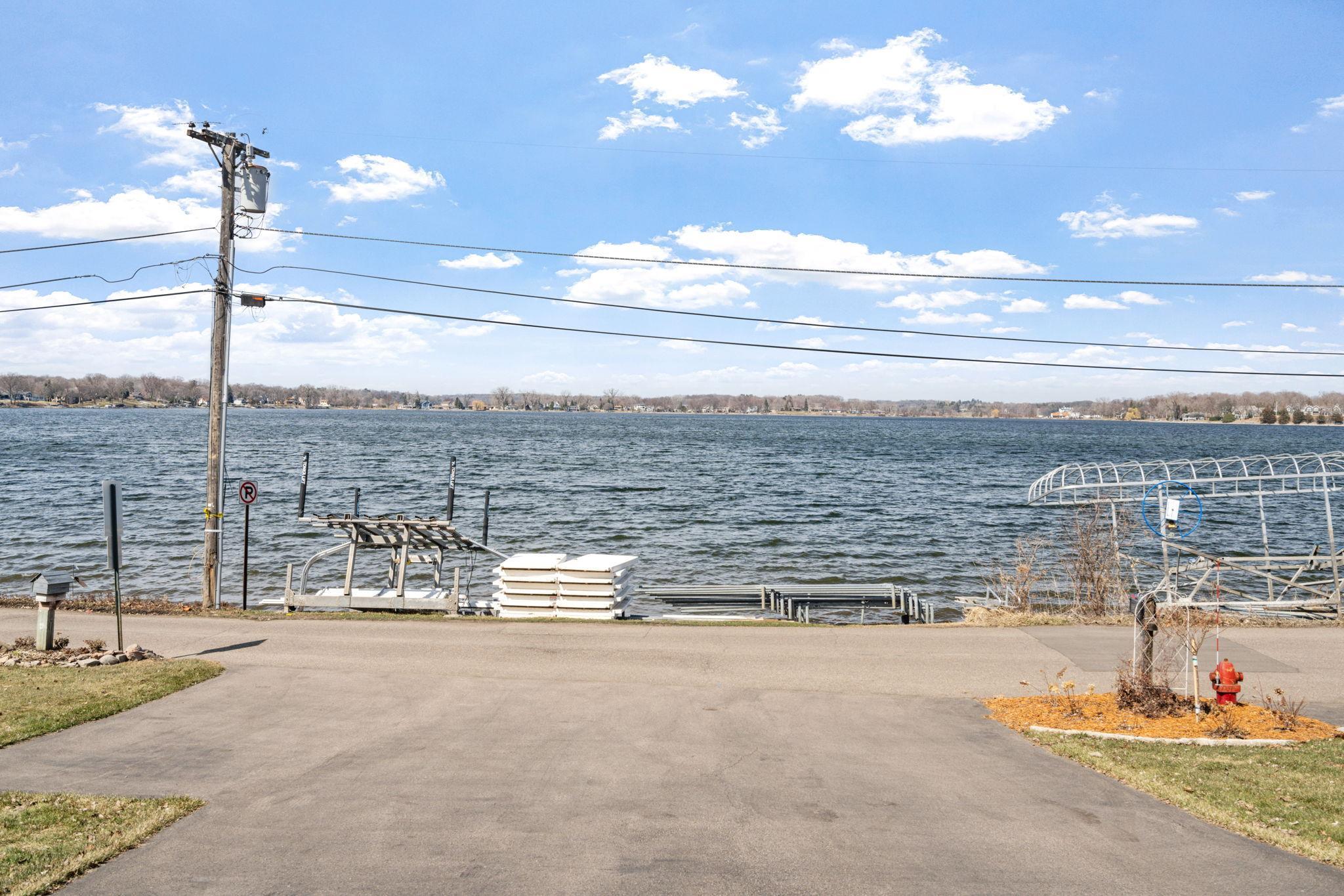 4-web-or-mls-3393 Crystal Bay-4.jpg