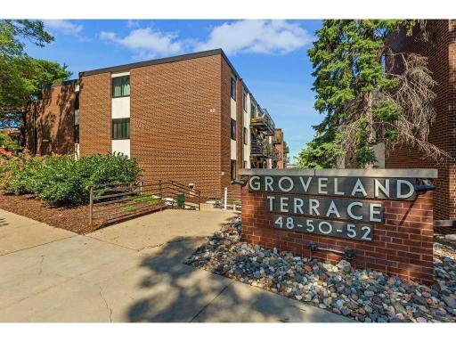 48 Groveland Terrace, 414, Minneapolis, MN 55403