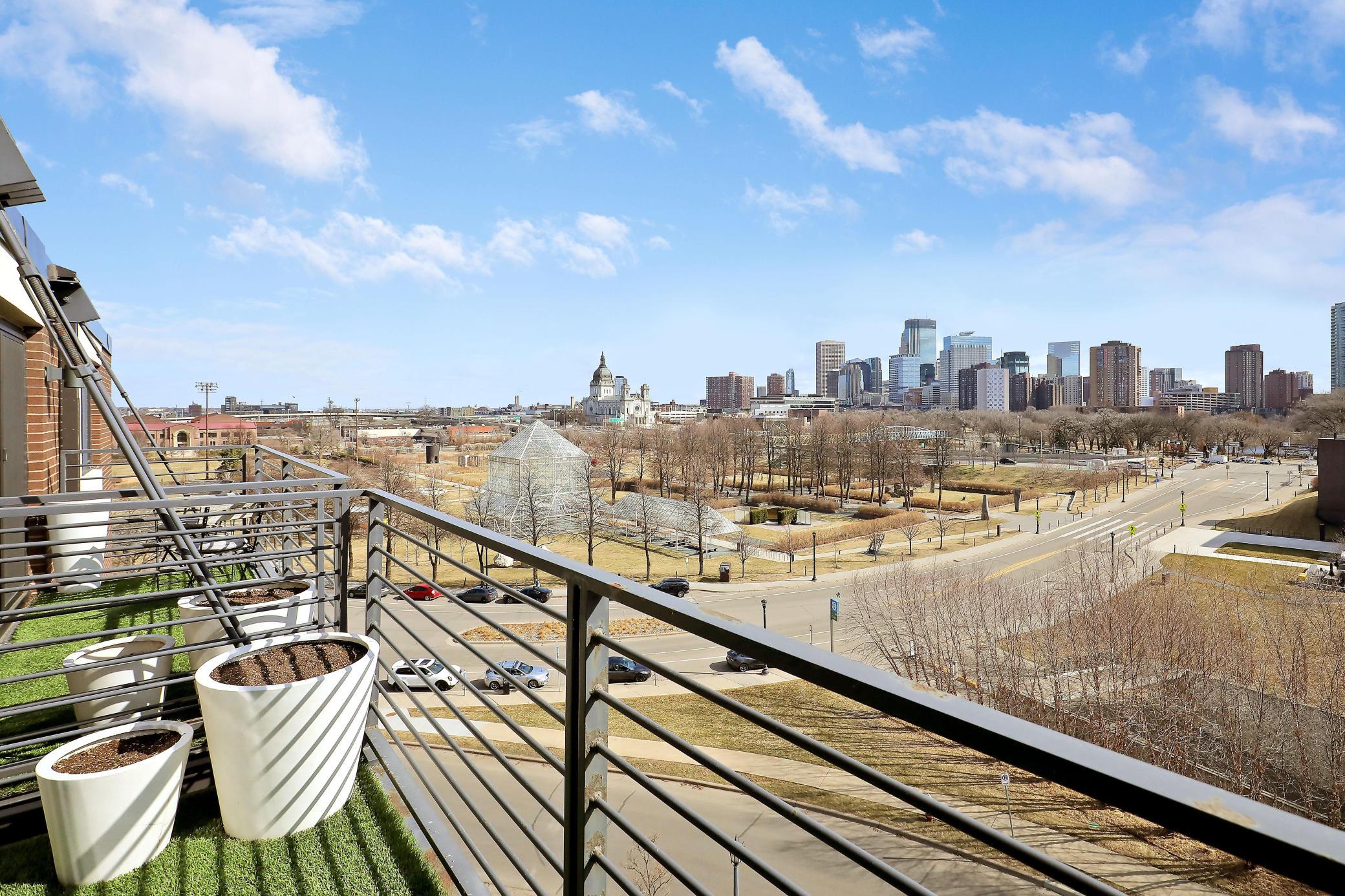 8710Photography-High-Resolution-48-Groveland-Terrace-Minneapolis-MN-55403-74.jpg
