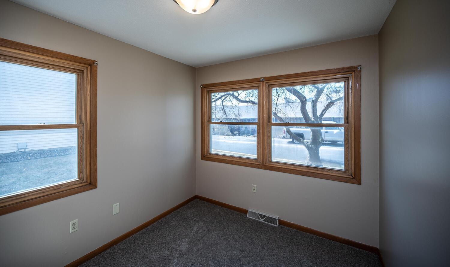 910 9th St Farmington MN 55024-large-014-009-Bedroom 2-1500x889-72dpi.jpg