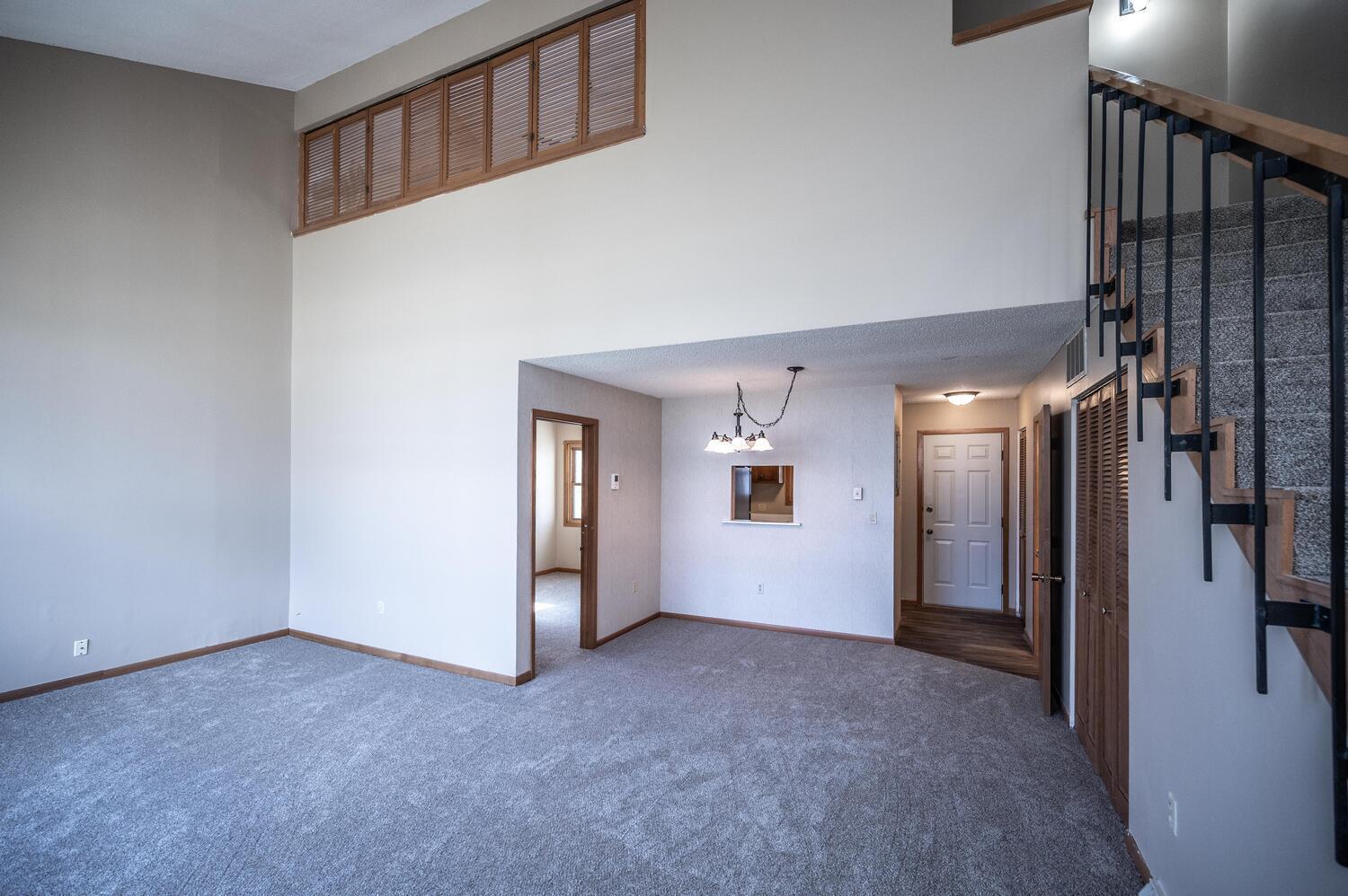 910 9th St Farmington MN 55024-large-008-002-Living Room-1500x999-72dpi.jpg