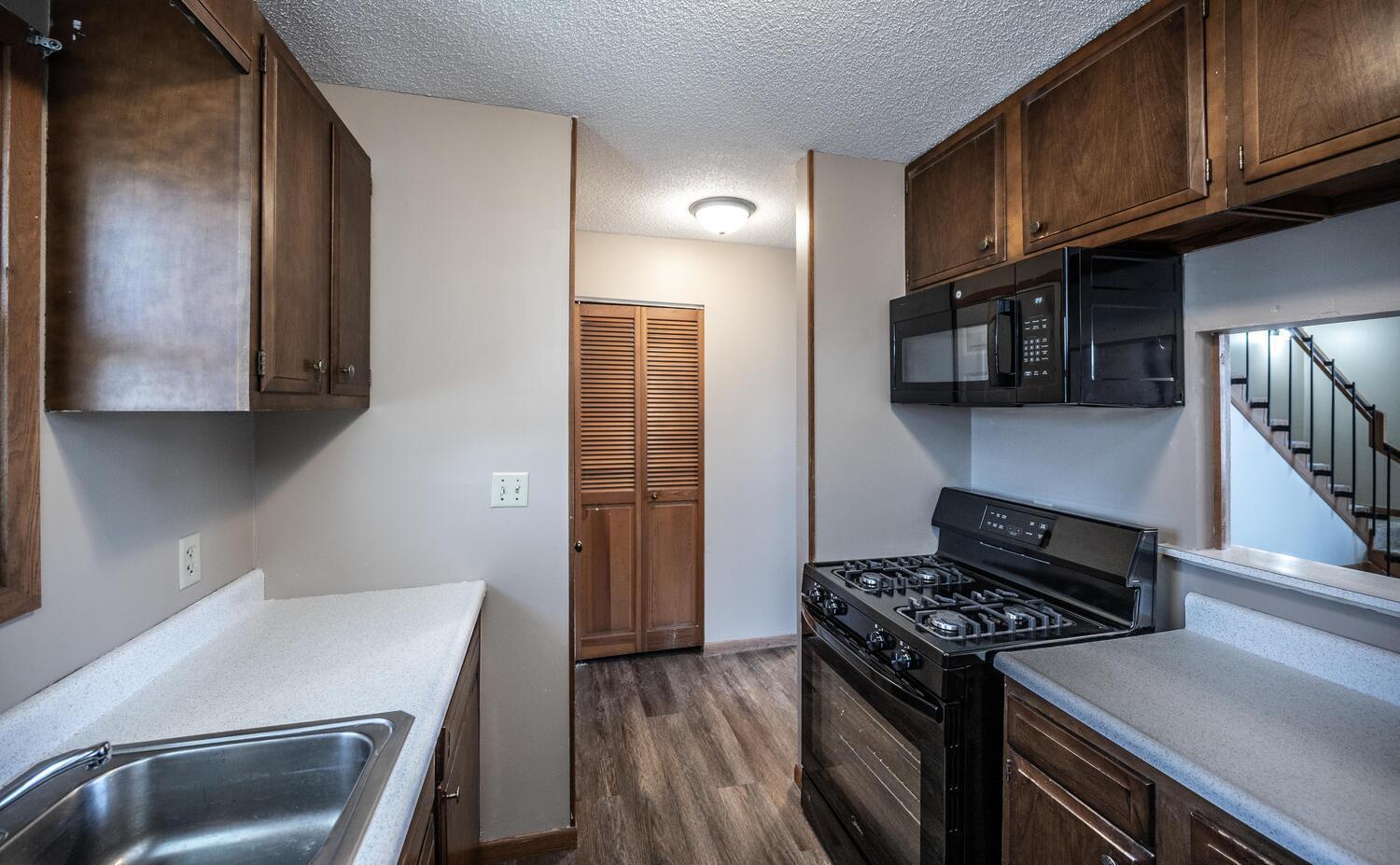 910 9th St Farmington MN 55024-large-013-020-Kitchen-1500x928-72dpi.jpg