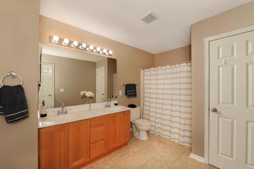 Full Bath very Large space