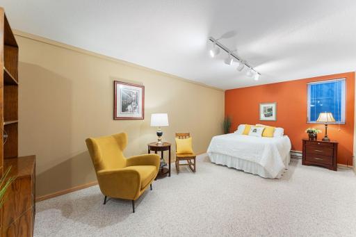 Flexible lower level 3rd bedroom or recreation room