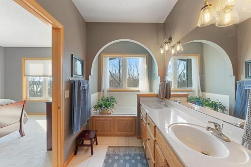 3485 Bay Knolls Drive NW, Prior Lake, MN 55372