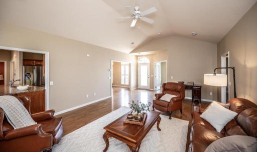 1548 18th Avenue NW, Faribault, MN 55021