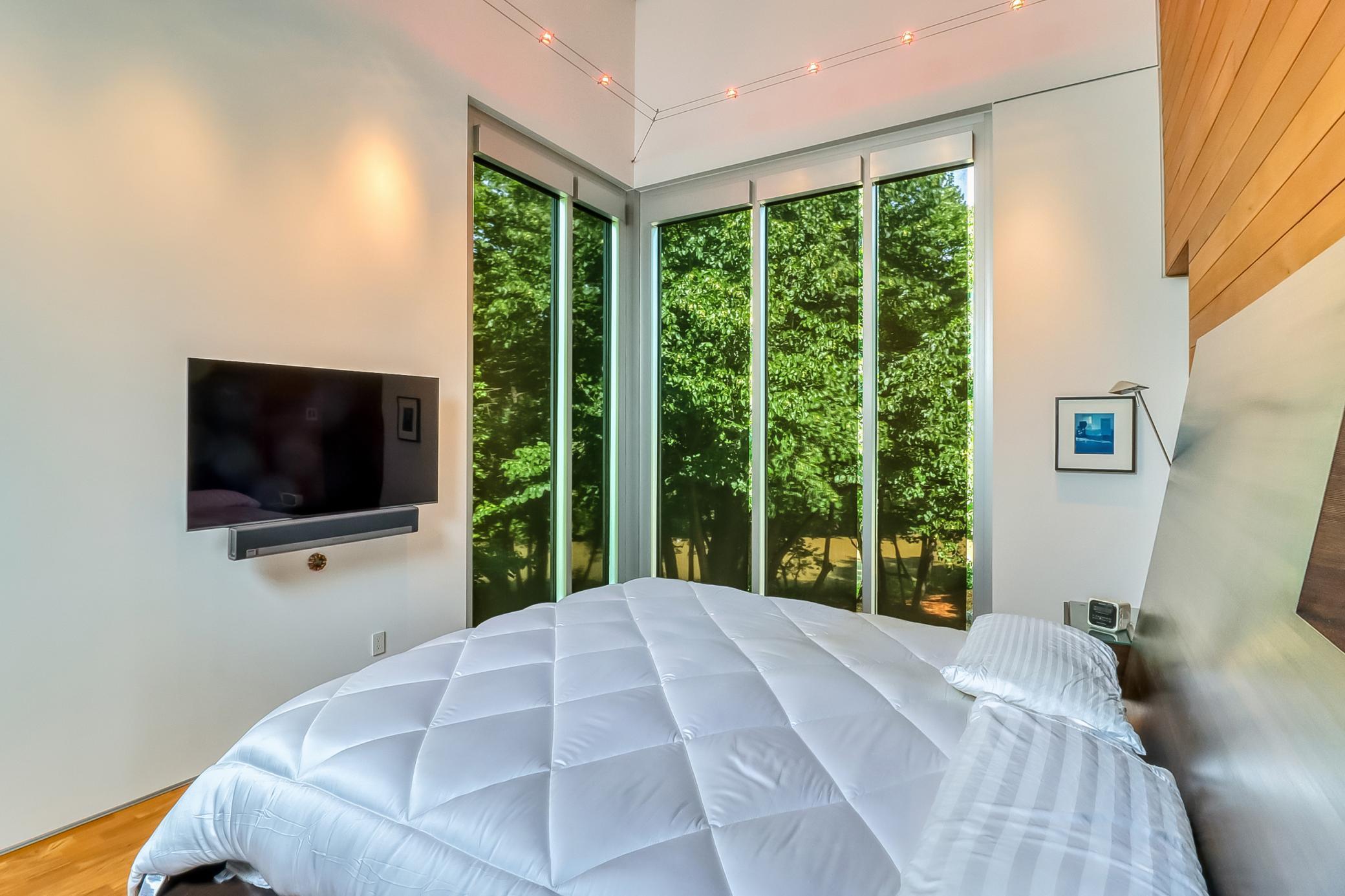 Primary Bedroom1_1.jpg