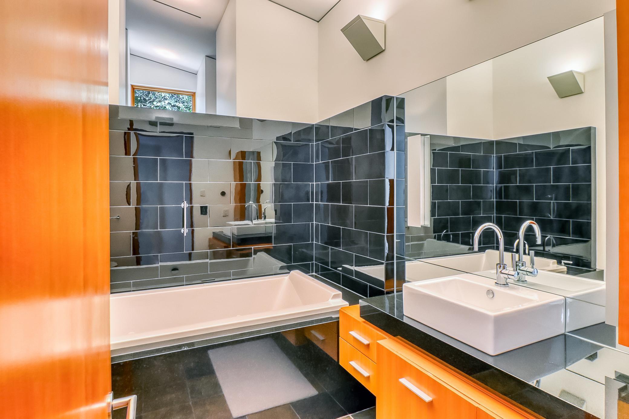 Upstairs Bathroom1_2.jpg