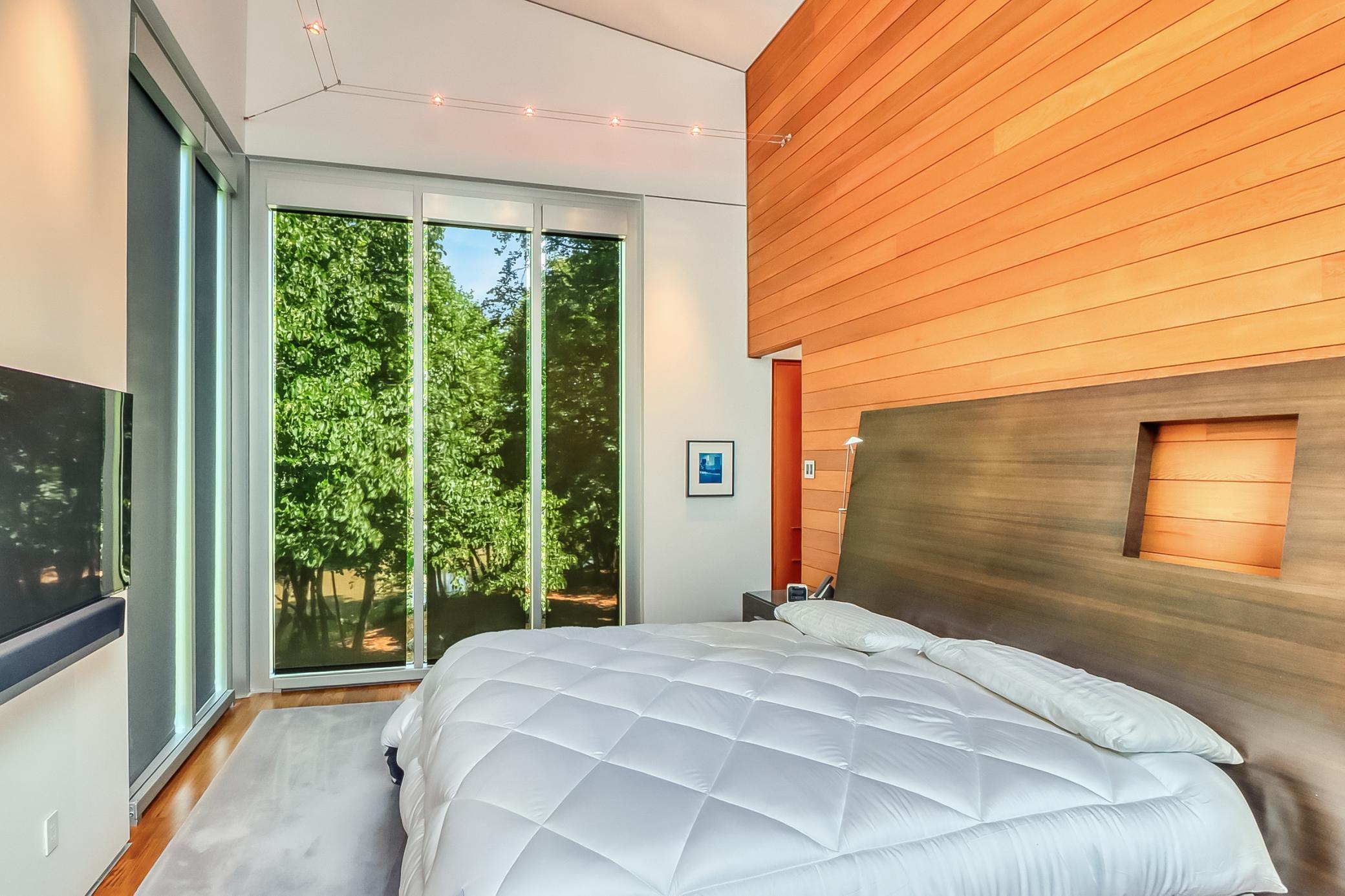 Primary Bedroom1_2.jpg