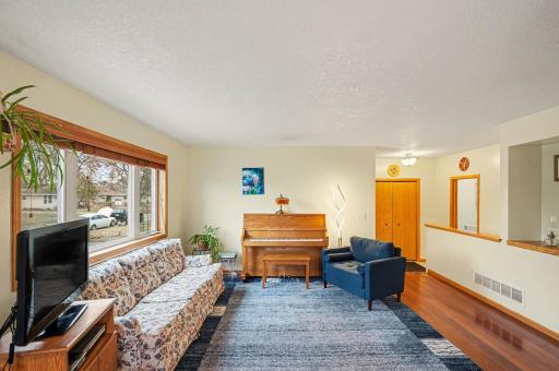 5427 Knox Avenue N, Minneapolis, MN 55430