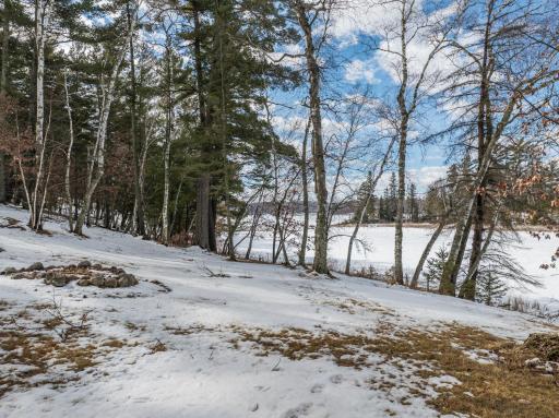 Nice area right next to the lake for fires and yard games.