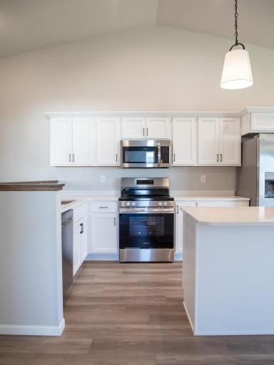 2312 38 Avenue S, Moorhead, MN 56560