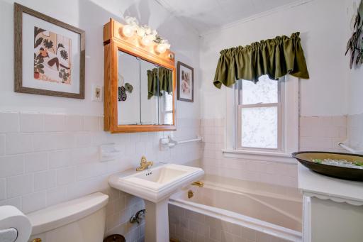 14-print-Bathroom_1.jpg