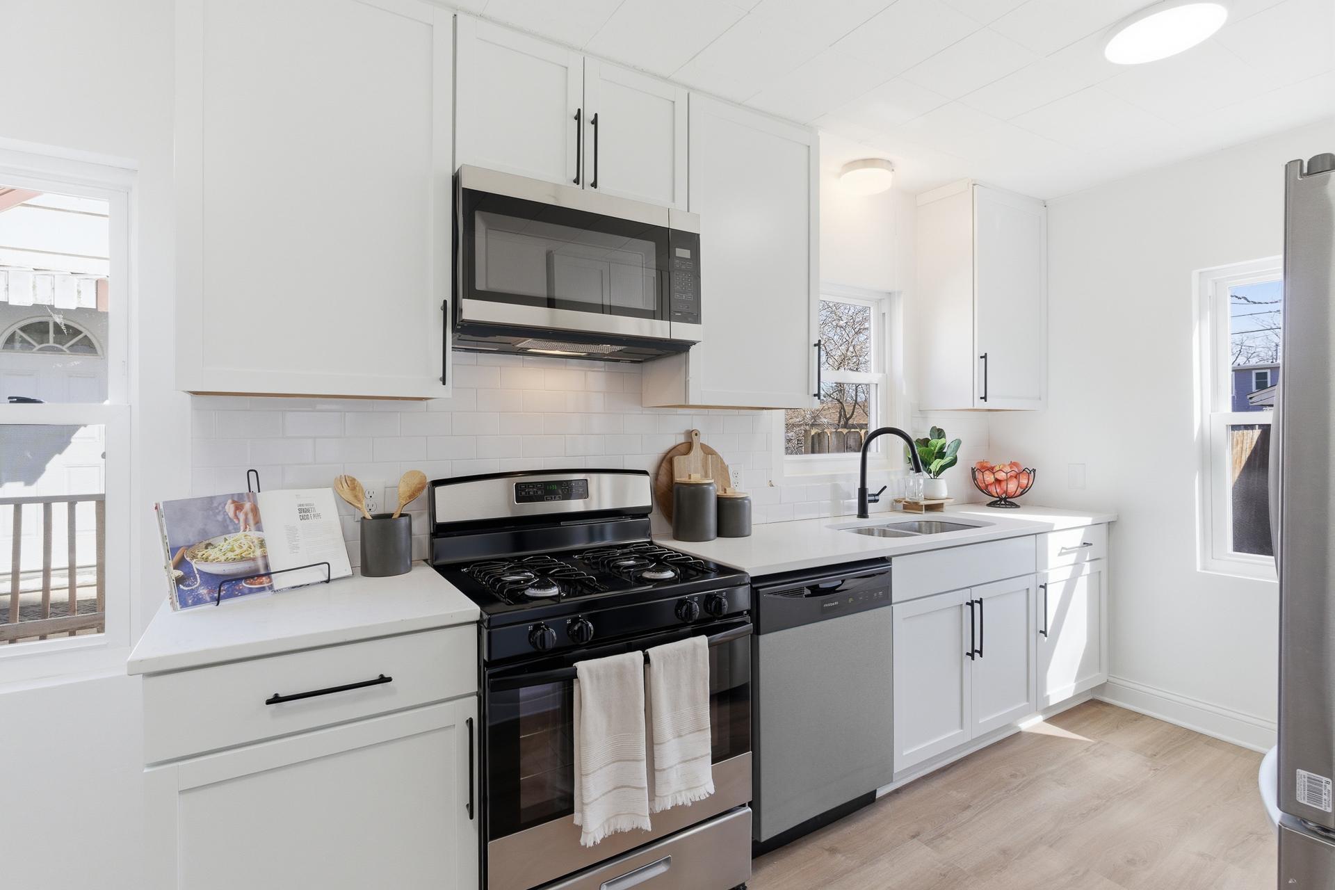 5122 Morgan Ave N MLS-17.jpeg