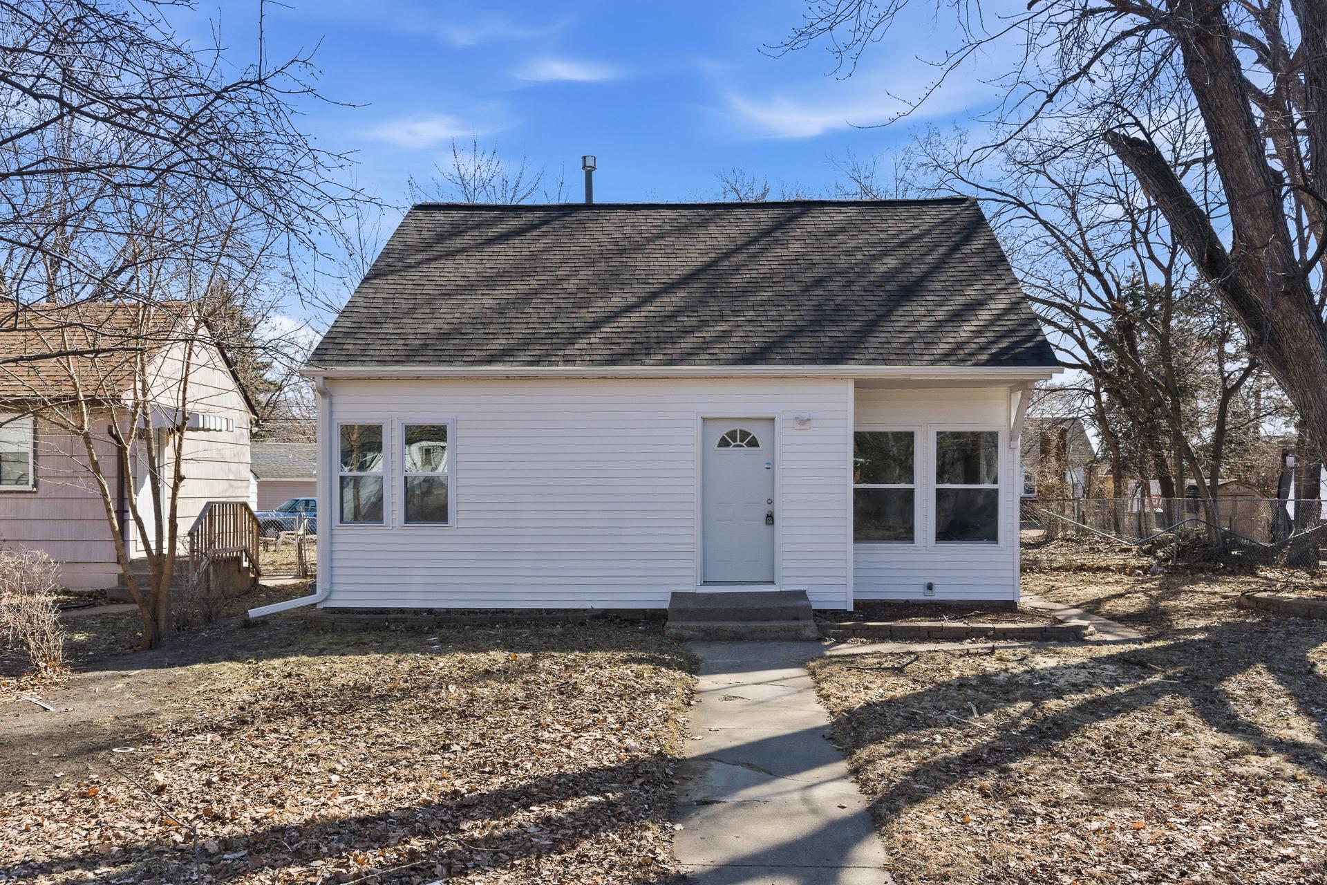 5122 Morgan Ave N MLS-1.jpeg