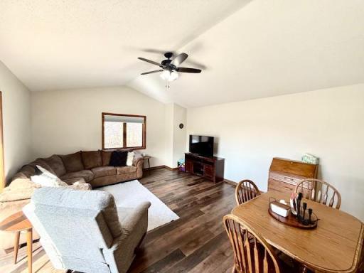 475 E CSAH 10, Vesta, MN 56292
