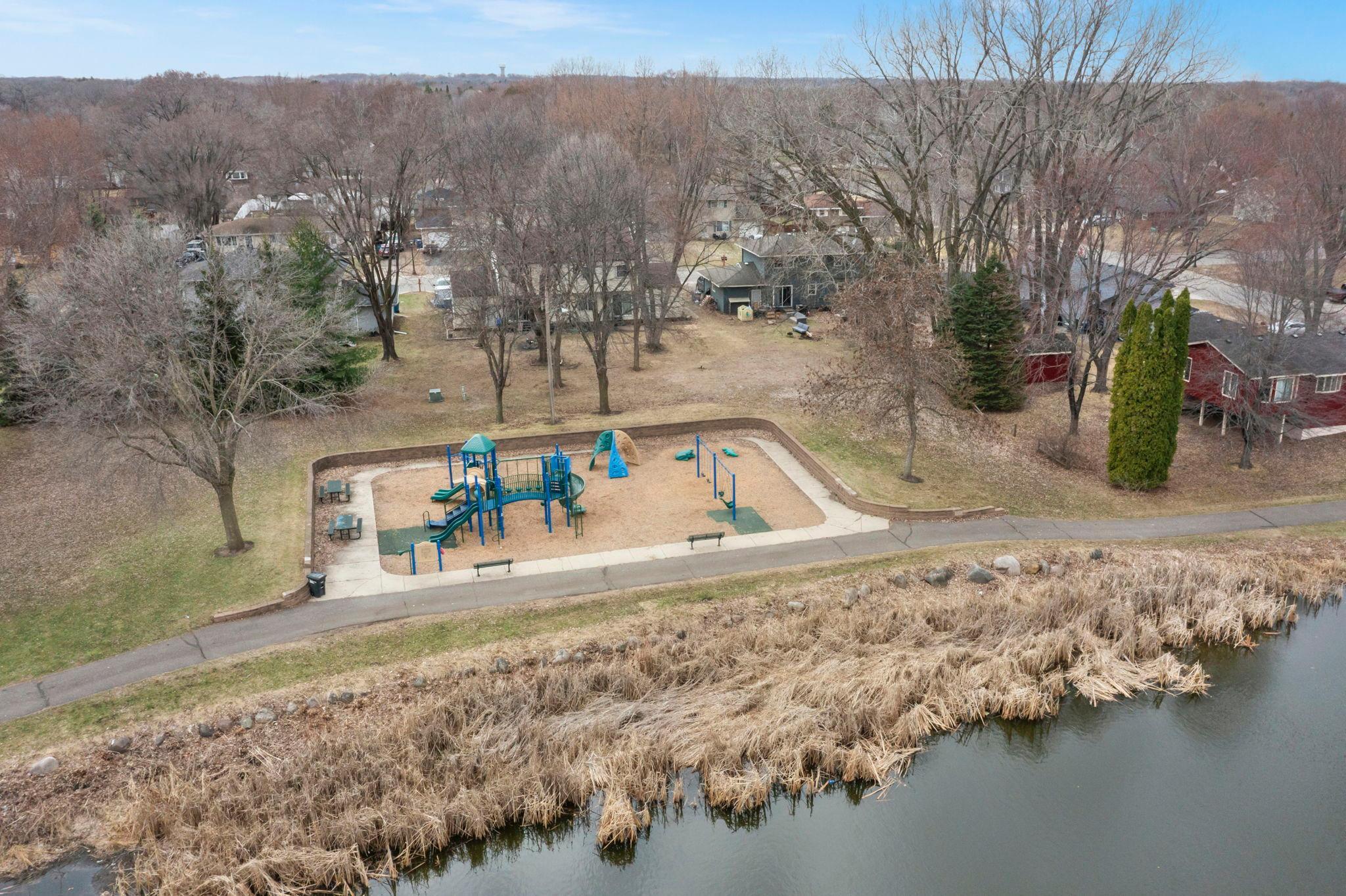 Walk to neighborhood park!