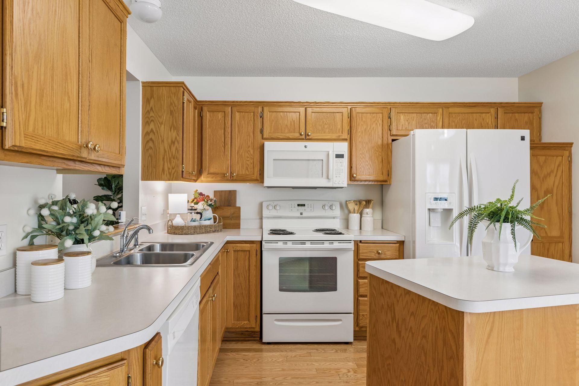 7638 Newbury Road - Spacecrafting - 0012.jpg