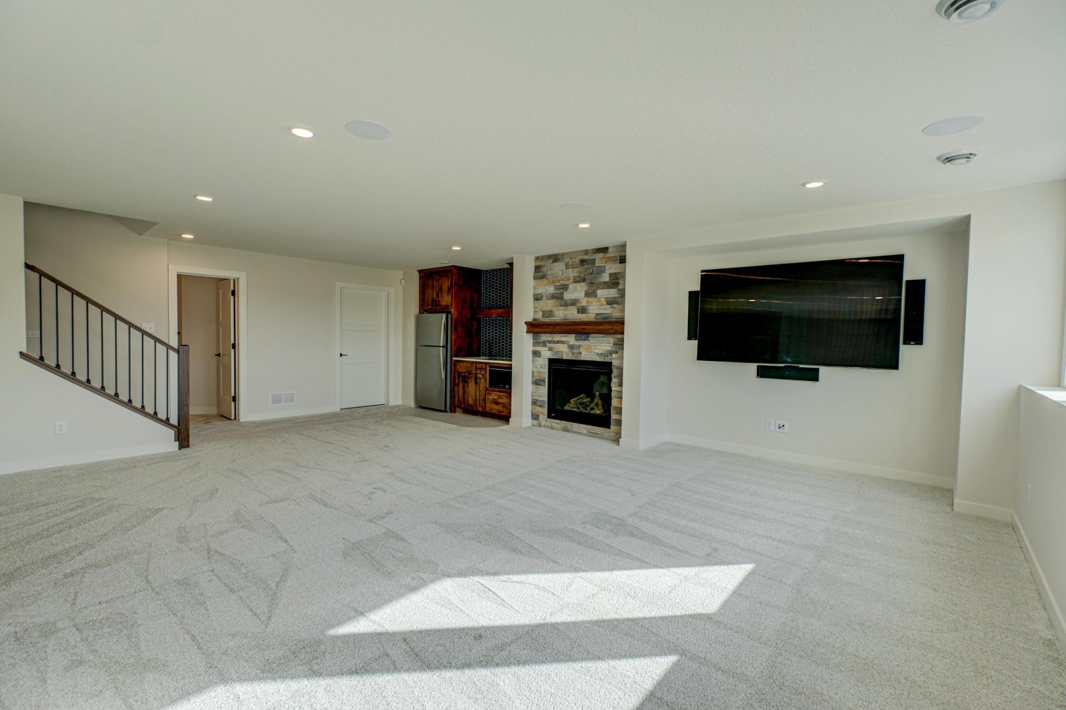 14415 49th St N-76.jpg