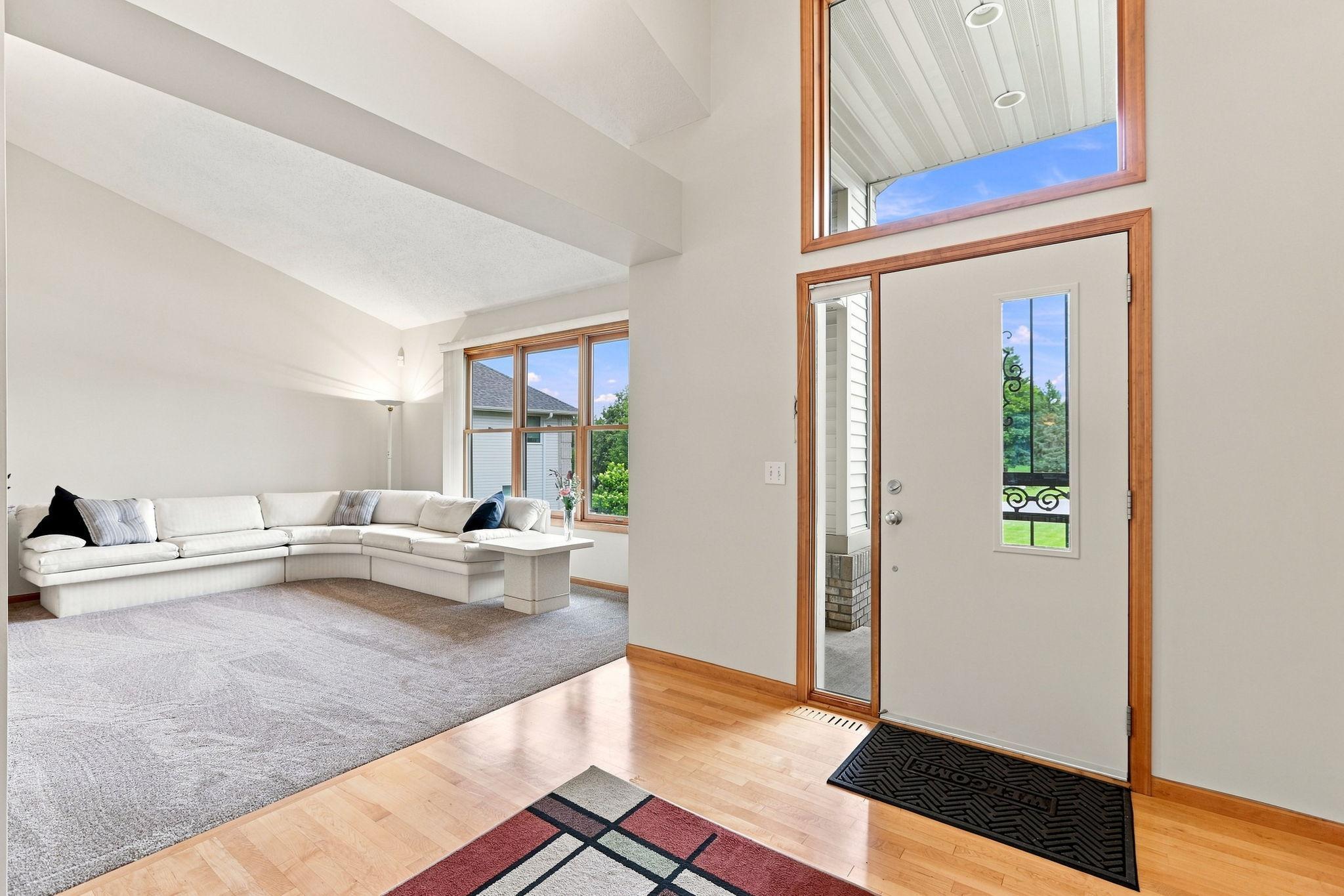 Spacious and welcoming foyer