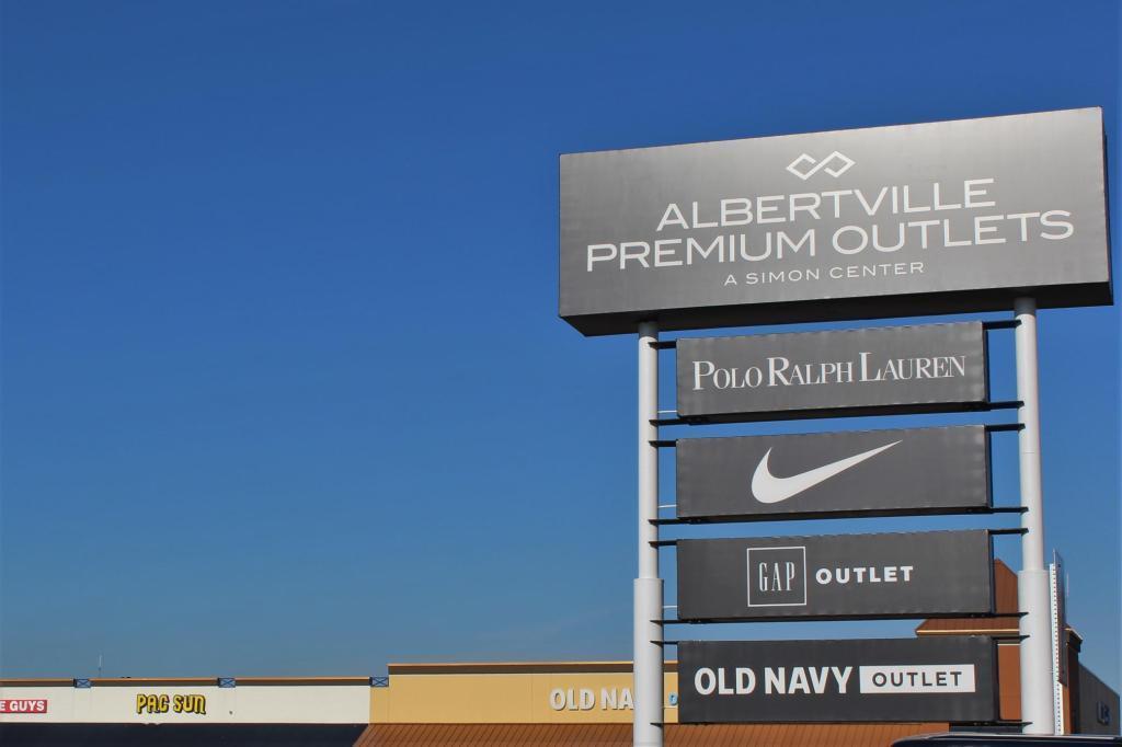 Albertville Outlet mall within minutes