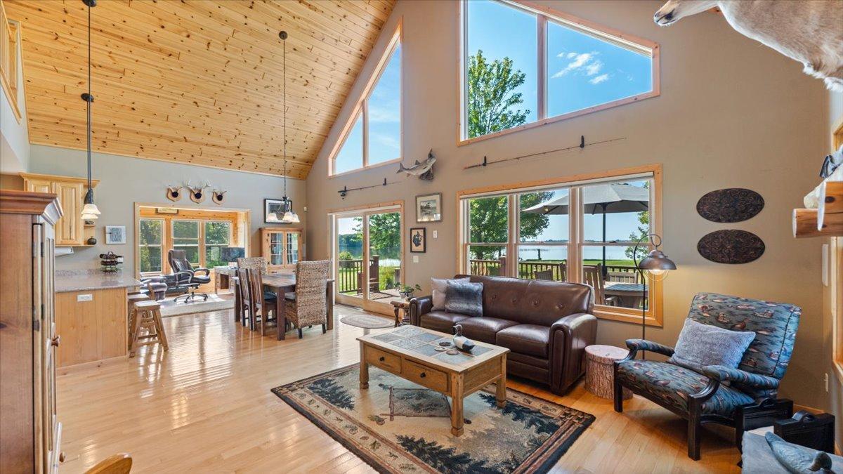 30381 Wildwood Rd, Ashby, MN 56309.
Featuring 3 spacious bedrooms and 2 well-appointed baths, the home welcomes you with a
soaring vaulted ceiling and a warm, inviting atmosphere.