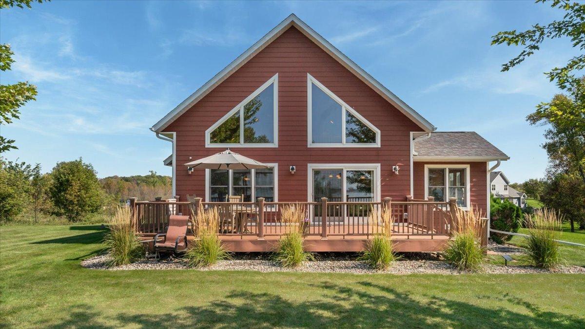 30381 Wildwood Rd, Ashby, MN 56309.Plenty of outdoor space to entertain and survey your domain.