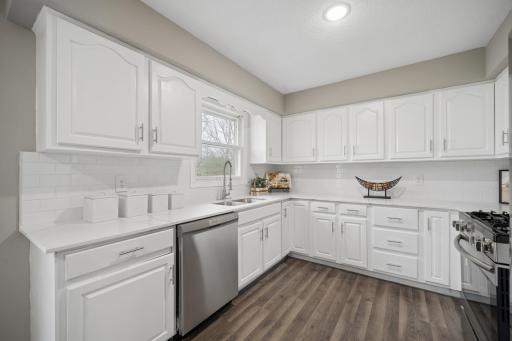 520 8th Avenue NW, Waseca, MN 56093