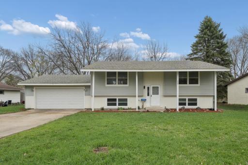 520 8th Avenue NW, Waseca, MN 56093