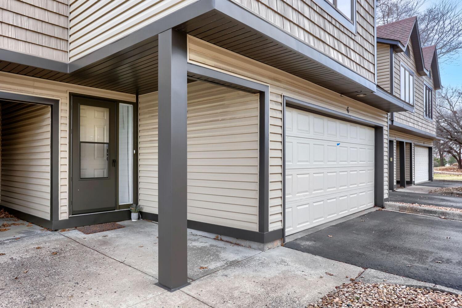 6 110th Ln NW - Web Quality - 006 - 03 Exterior Front.jpg