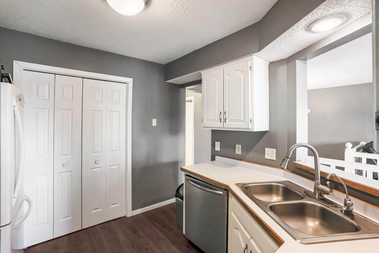 6 110th Ln NW - Web Quality - 013 - 10 Kitchen.jpg