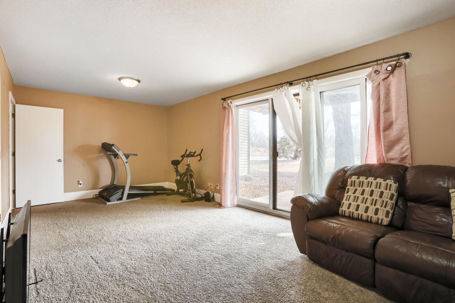 6 110th Ln NW - Web Quality - 017 - 14 Family Room.jpg