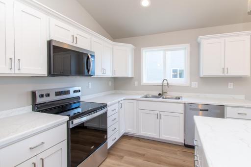 1135 Jill Drive W, West Fargo, ND 58078