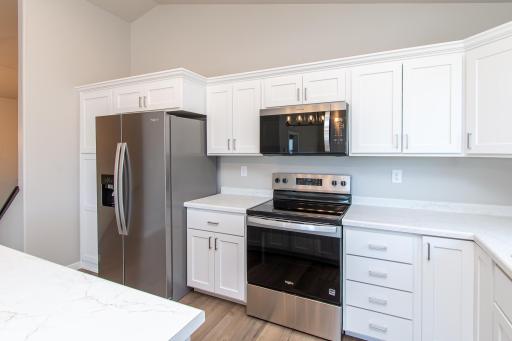 1135 Jill Drive W, West Fargo, ND 58078