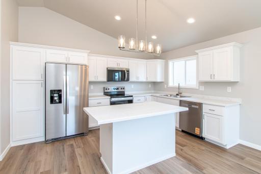 1135 Jill Drive W, West Fargo, ND 58078