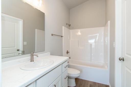 1135 Jill Drive W, West Fargo, ND 58078
